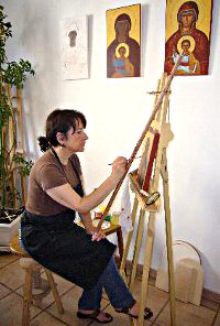 Lydia dans son atelier